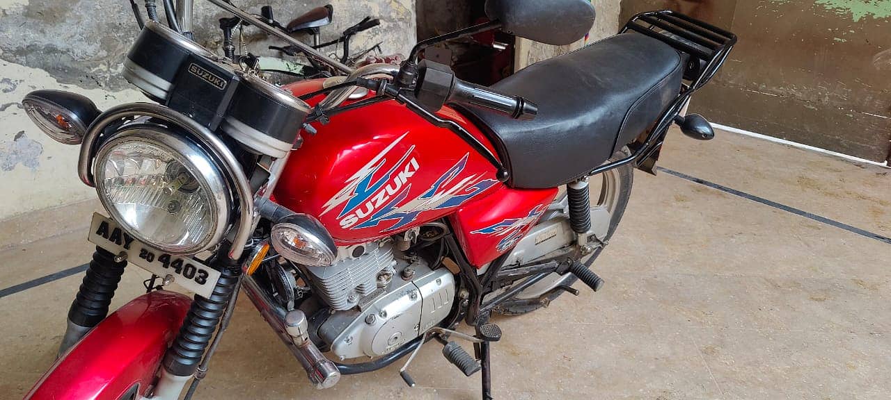 Suzuki GS 150 10