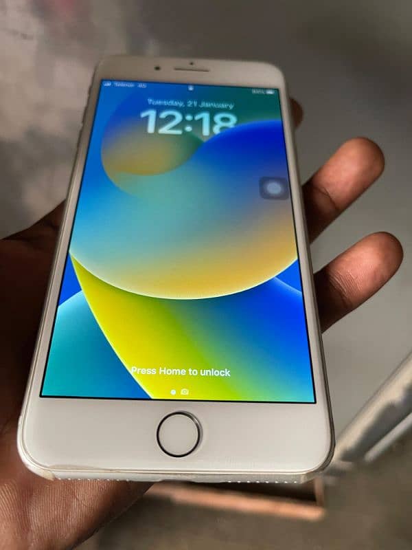 IPhone 8 plus 10/10 CONDITION 81 health slightly used 3