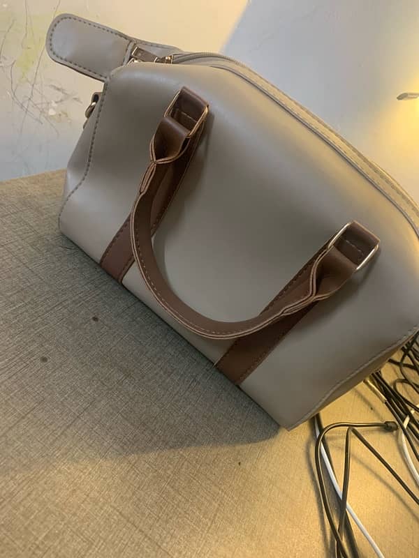 branded bag not used. good quality 6