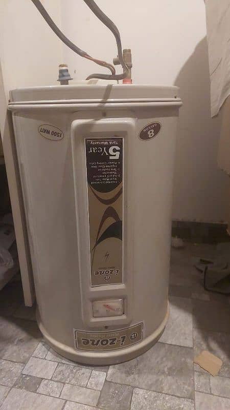 i-zone Electric Geyser is slightly used but in perfect condition 2