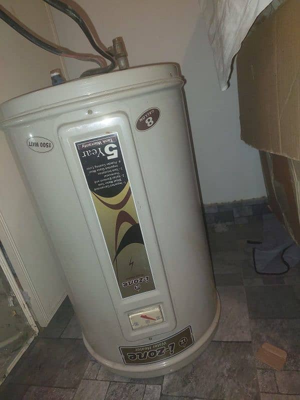 i-zone Electric Geyser is slightly used but in perfect condition 3