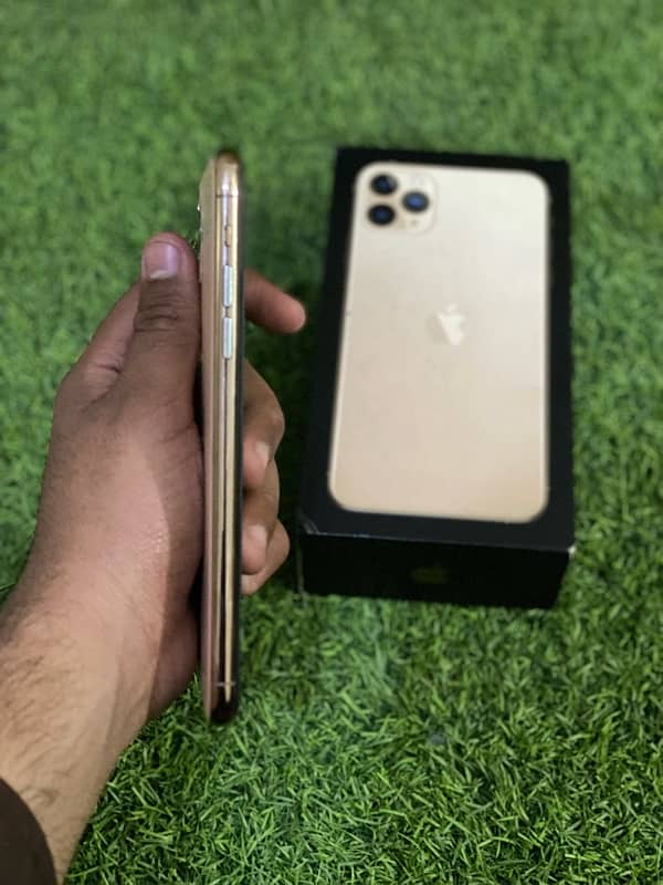 iPhone 11 promax  dual physical pta approved 4