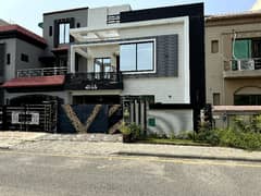 5.33 Marla Facing Park House For Sale In Eastern Block Bahria Orchard Lahore