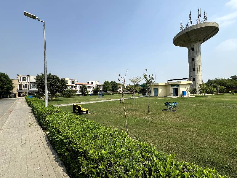 5.33 Marla Facing Park House For Sale In Eastern Block Bahria Orchard Lahore 16