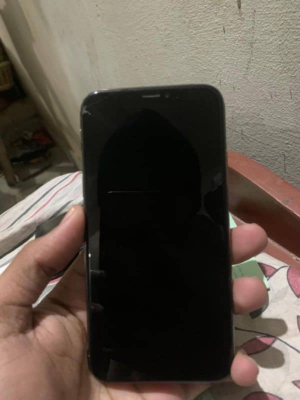 Iphone Xs,256 Gb non PTA,Touch crack,All ok 3