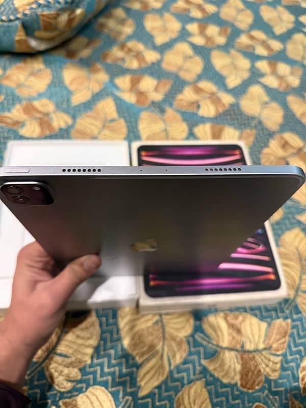 iPad Pro m2 11” inches 4th generation 6