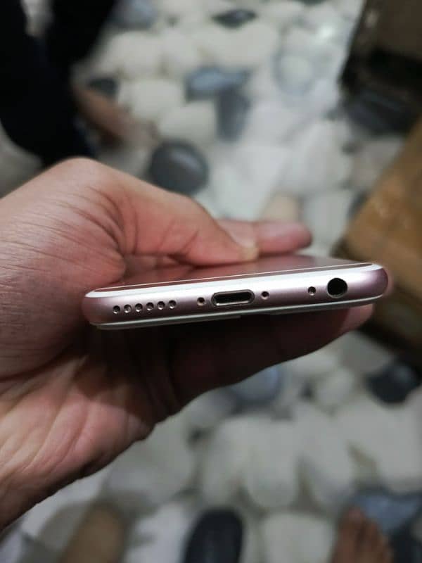 iphone 6S sale All Ok Fingerprint b Ok he Chlta he Sab Kuch Non PTA he 5