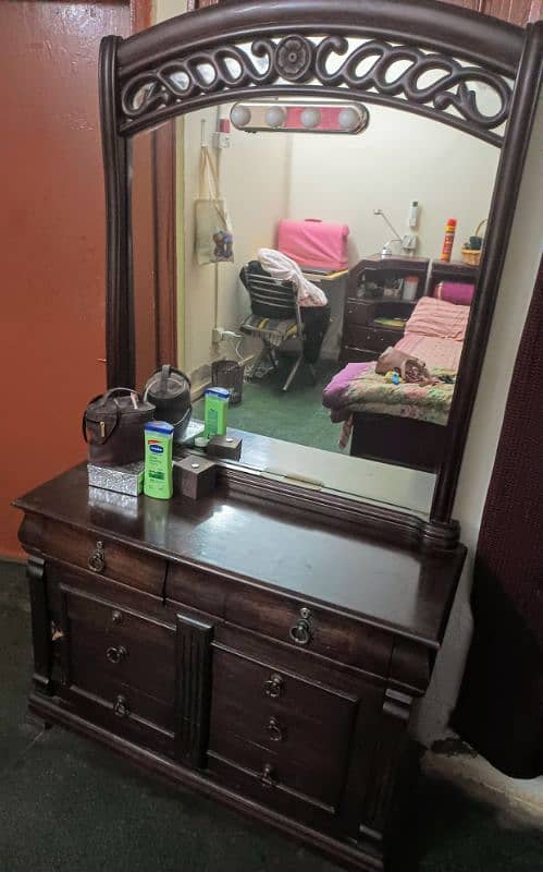 dressing table for urgent sale 2