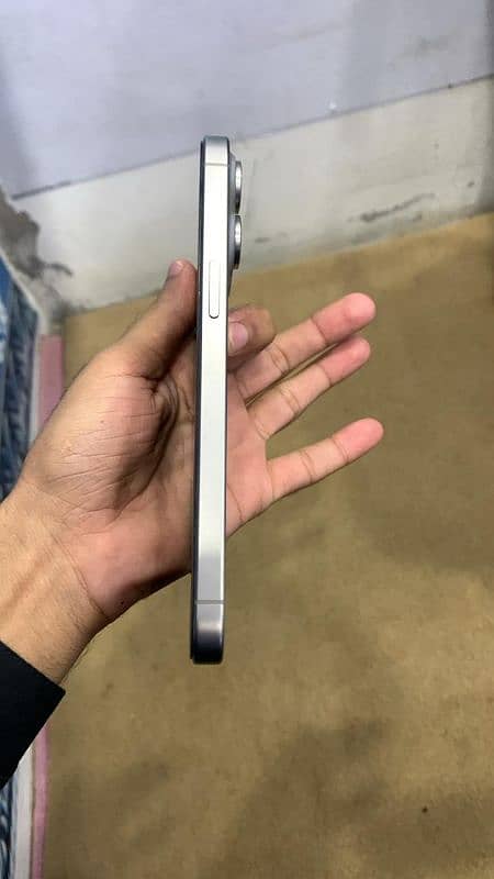 I phone 15 pro max condition 10/10   256gb  brand new factory unlocked 3