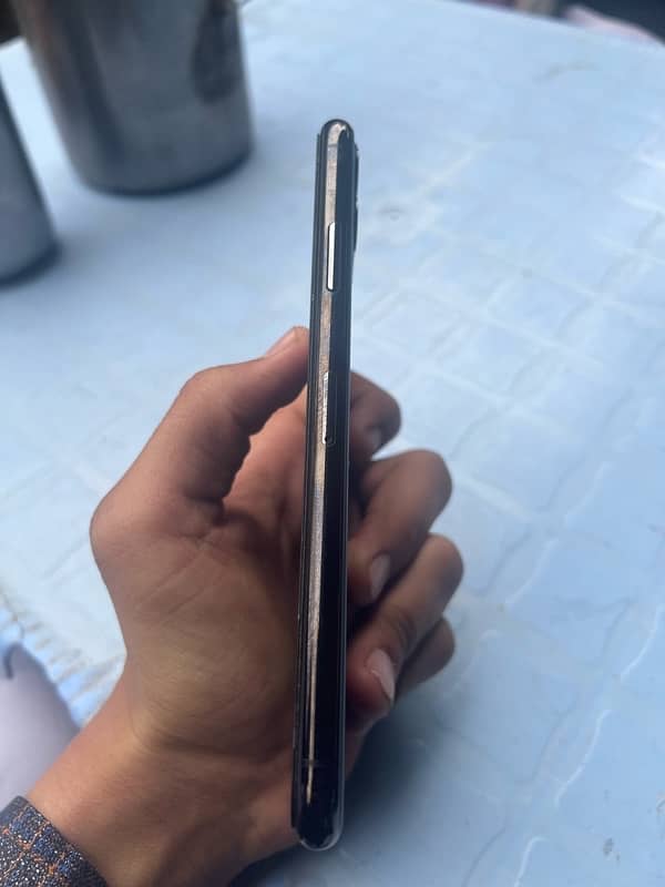 IPhone 11 Pro Max Non PTA Sim working 1