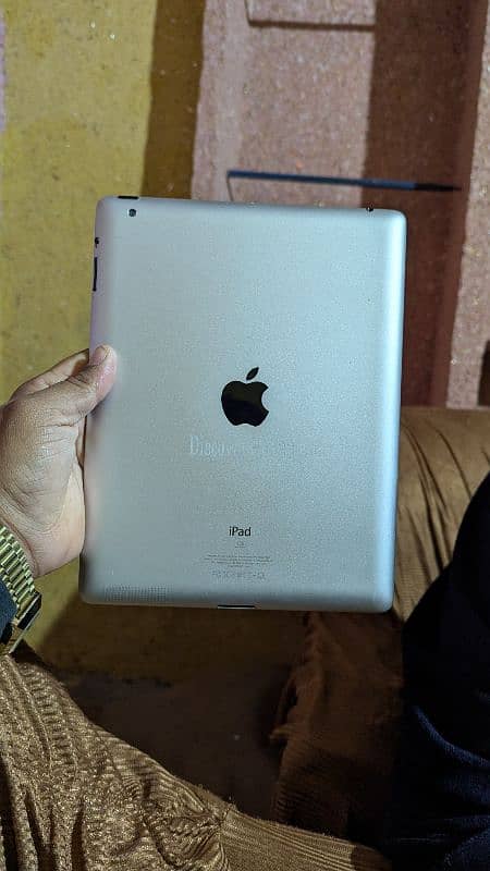 apple iPad 16gh rame ful lush condition with original charge 1