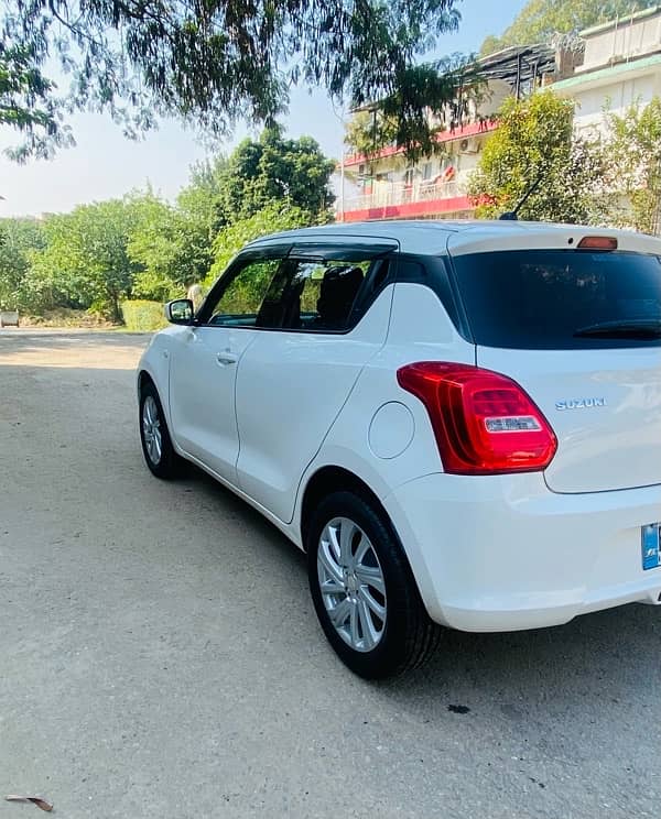 Suzuki Swift 2022 GL Cvt 1