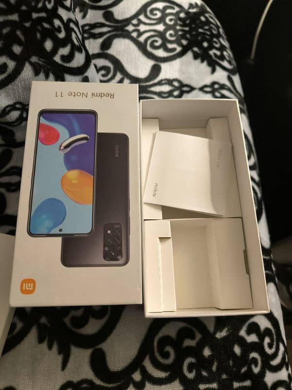 Redmi note 11 pta approved for sale 4/128 graphite grey box and phone 3