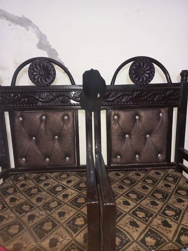 2 chairs with gud condition 0