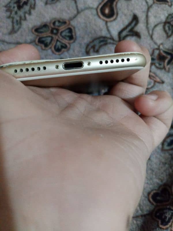 I phone 7 non PTA 10/9.5 condition 2