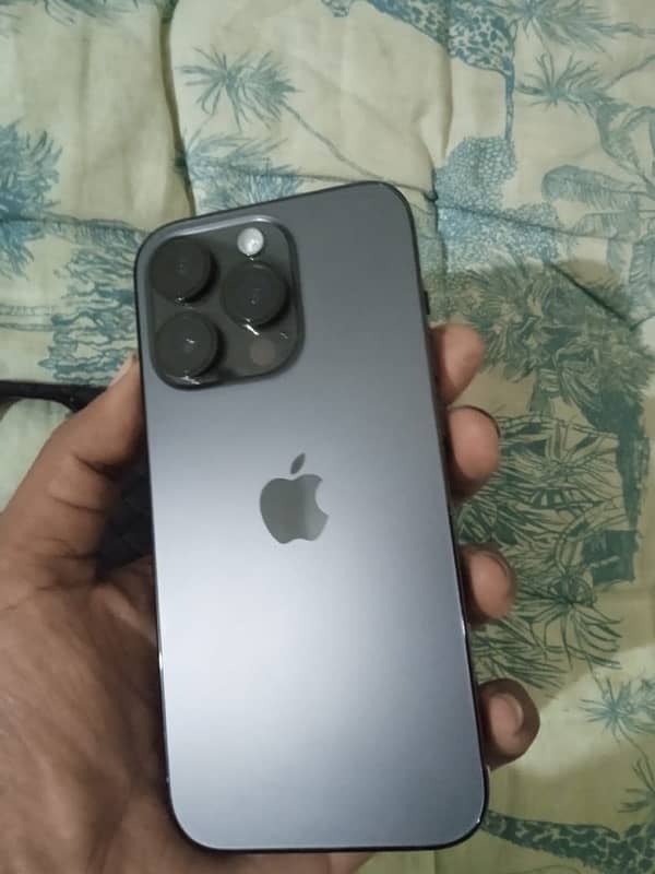 iphone 14pro lush condition 3