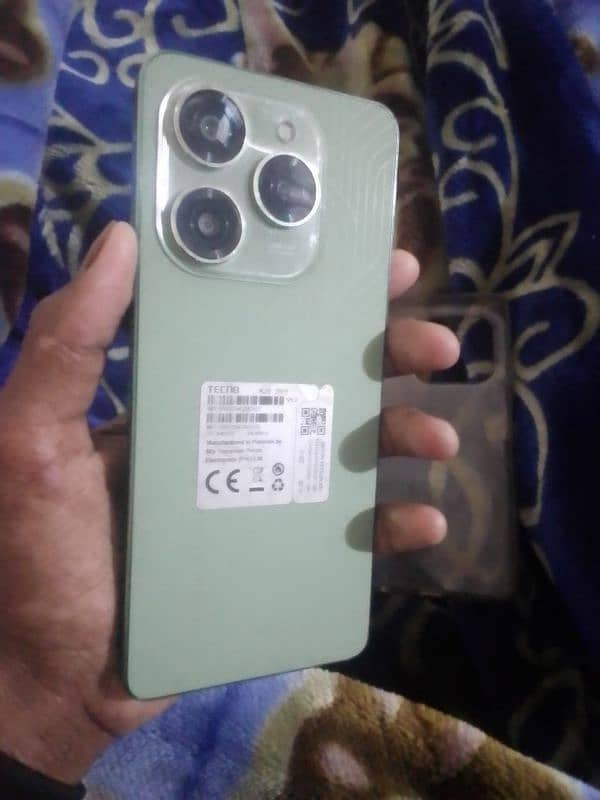 Tecno spark 20 pro 8 256 ram ha 10/10 condition ha jis bahi ne Lena ha 8