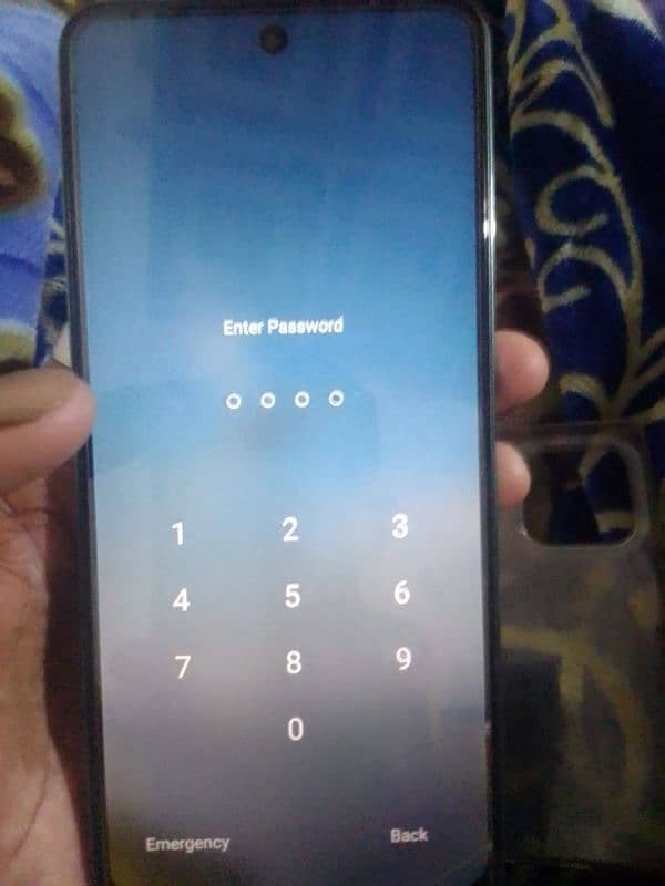 Tecno spark 20 pro 8 256 ram ha 10/10 condition ha jis bahi ne Lena ha 10