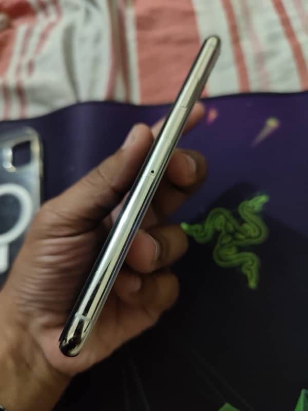 Iphone 11 pro max 256Gb PTA 4