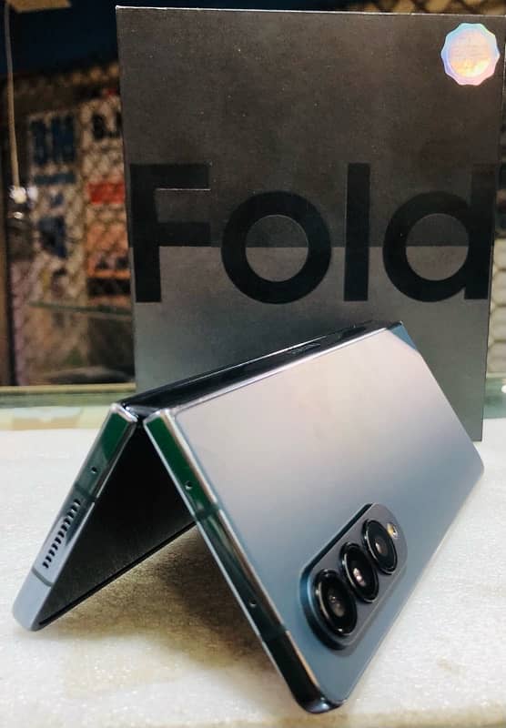 Samsung Z fold 4 1