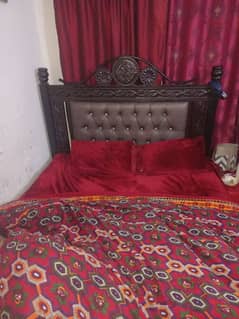 double bed with gud condition