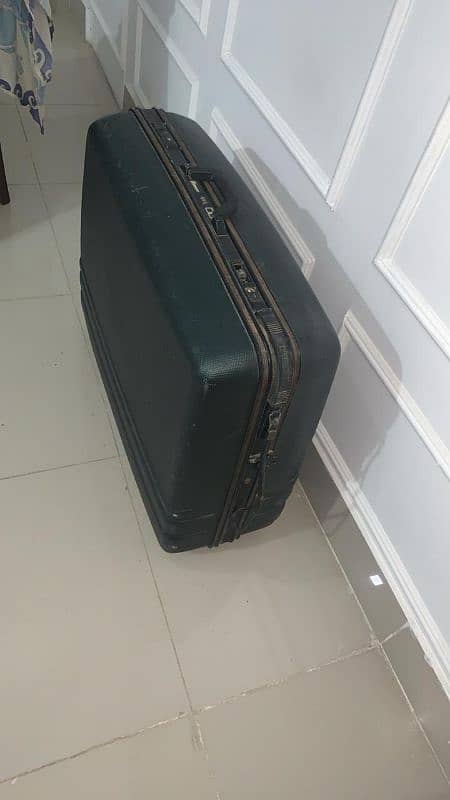 SUITCASE 3