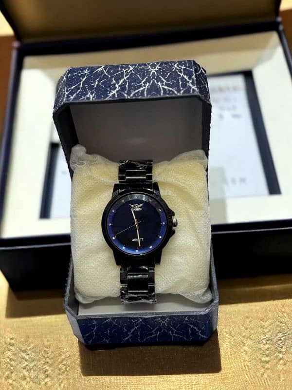 Men's Quartz Round Analogue Watch *1400 only Sale. . . * 0