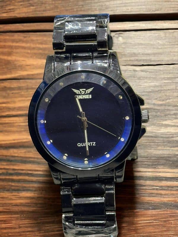 Men's Quartz Round Analogue Watch *1400 only Sale. . . * 1