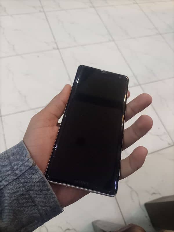 Sony xperia xz3 6