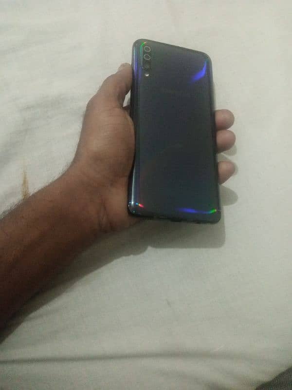 Samsung A70 6/128 Lush condition 3