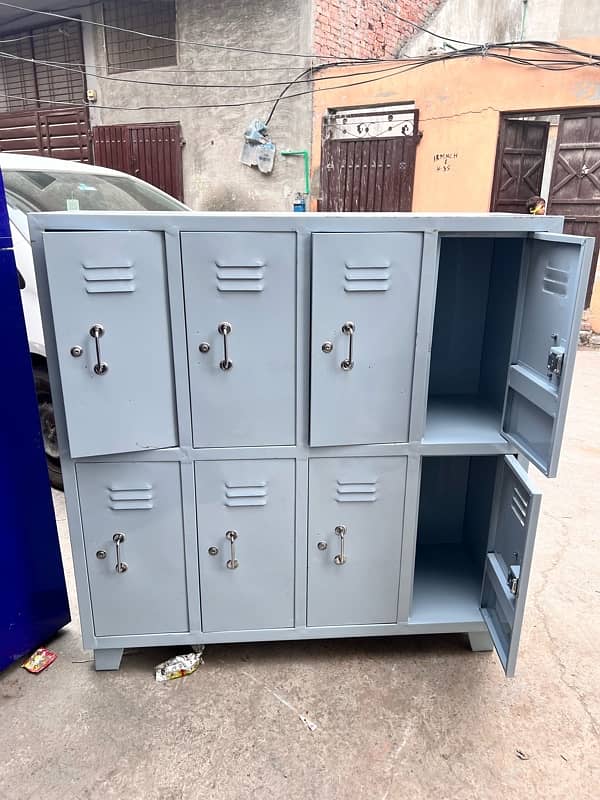 Worker Locker, Cabneit, Almarih 1