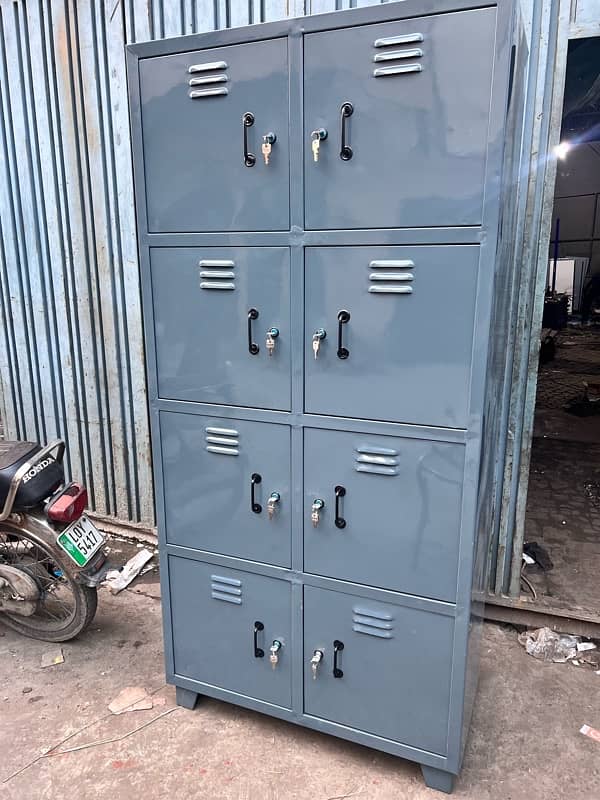 Worker Locker, Cabneit, Almarih 5