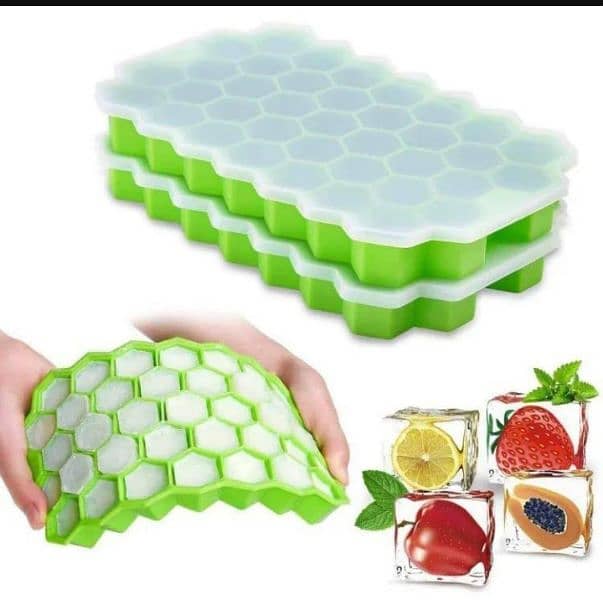 Ice Cube Molds With Lid Flexible Tray. 0