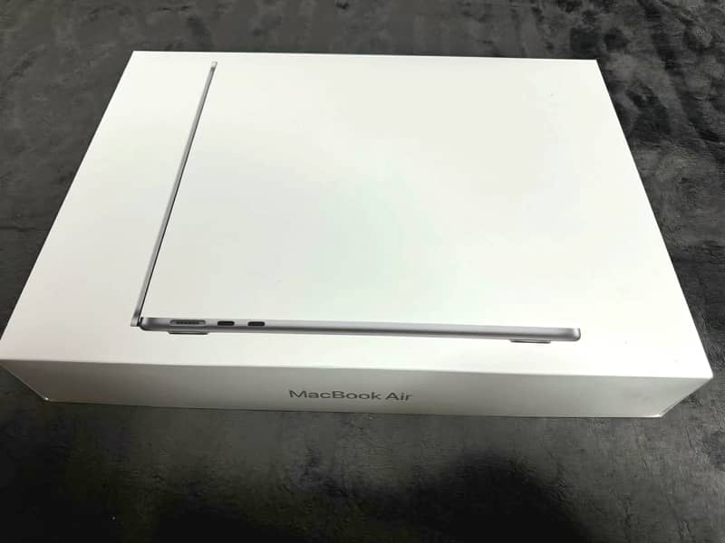 Macbook Air M2 16/256 0