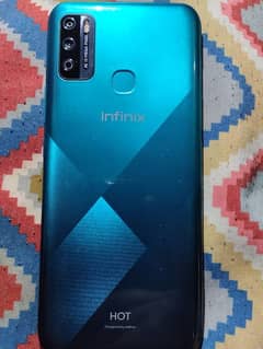 Infinix hot 9 play 4/64 gb original box, charger available