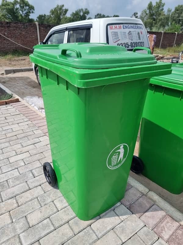 Dustbins, Garbage bins, plastic drum, 9