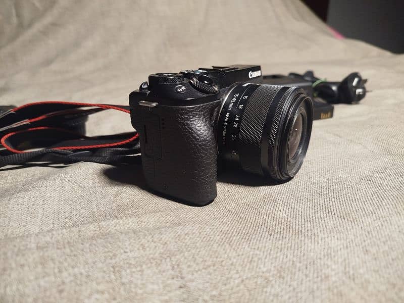 Canon M6 Mark 2 Kit lens + 50 mm 1.8 11