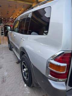 Mitsubishi Pajero 2005