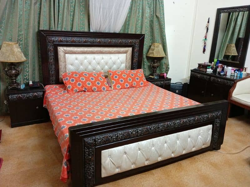 Luxury King Size Bed Set 0