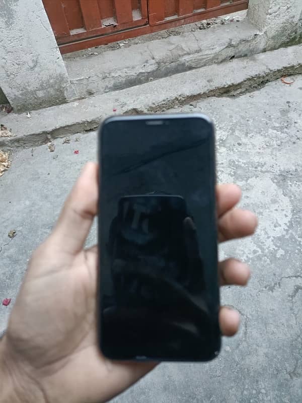 Iphone 11 pro Non PTA 3