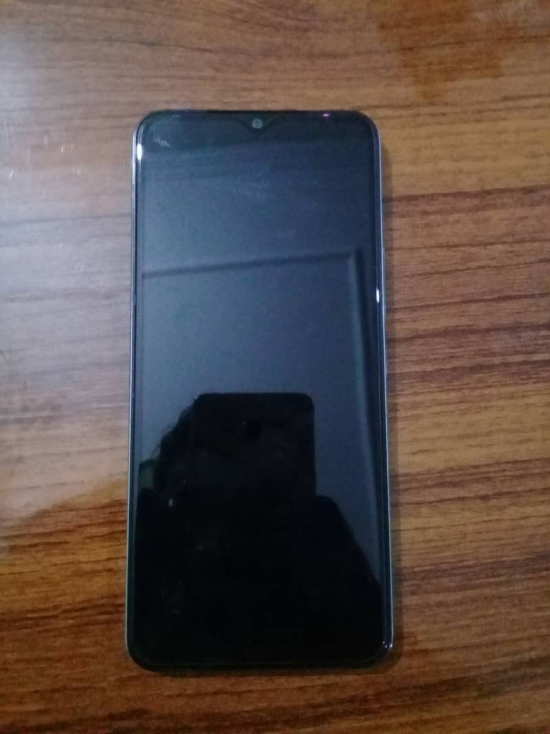 VIVO smartphone- 12+128.  Condition 10/10. -warrantey 3-25 2