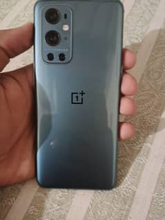 one plus 9 pro 12/256 with box and charger