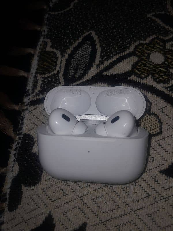 Apple air pods 2nd Gen 1