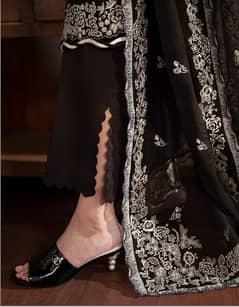 Shirt: Raw Silk Trouser: Raw Silk Dupatta: Organza