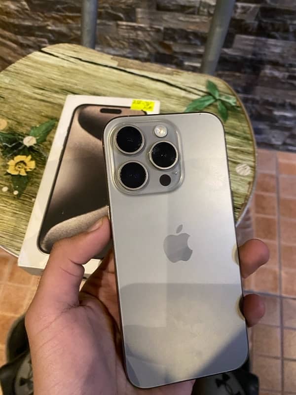 IPHONE 15 pro 256 GB 0