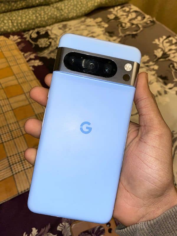 Pixel 8 pro (Bay colour) 2