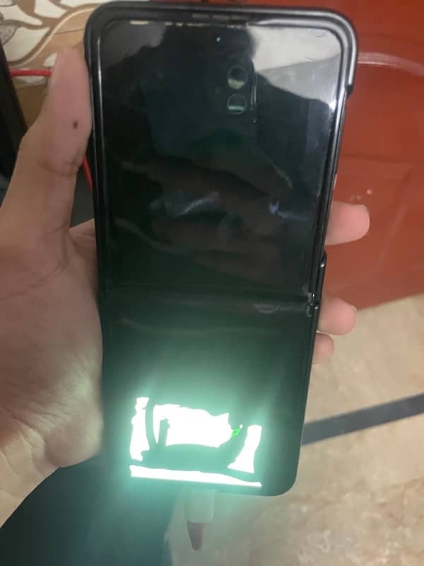 Glaxy Z Flip 3 (5G) 8/256 Memory Non pta Only Pannel not worki 3