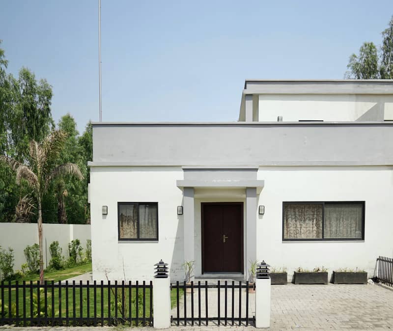 9 Marla Luxury Villas With Swimming Pool And 5 KVA Solar On 2 Years Installment For Sale 8