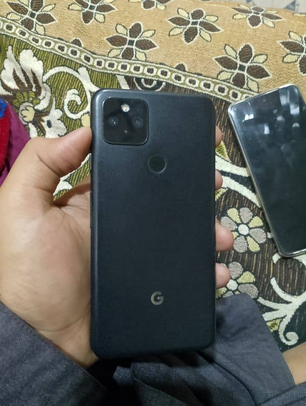 Google Pixel 5    8/128 0