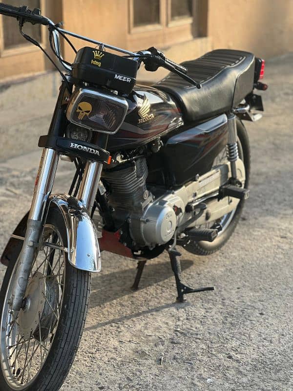 Black Honda 125 1